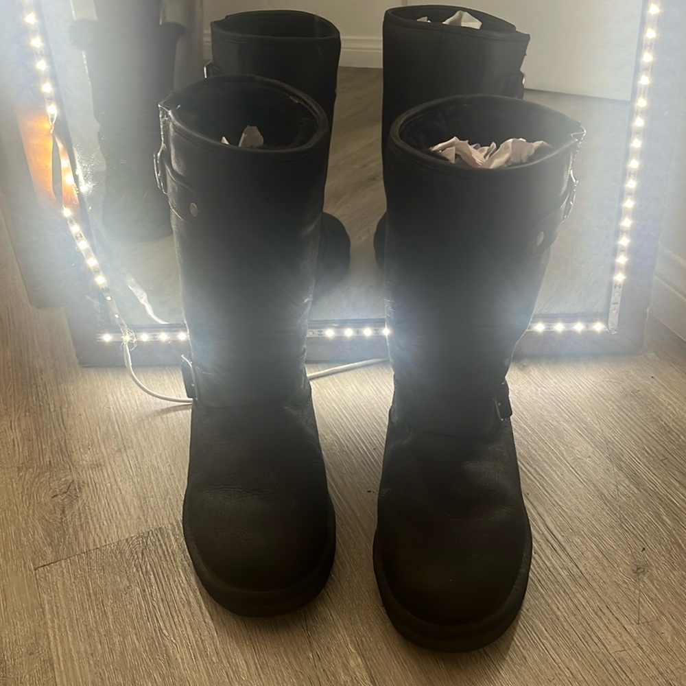 Ugg Kensington Black boots Size 6 women
